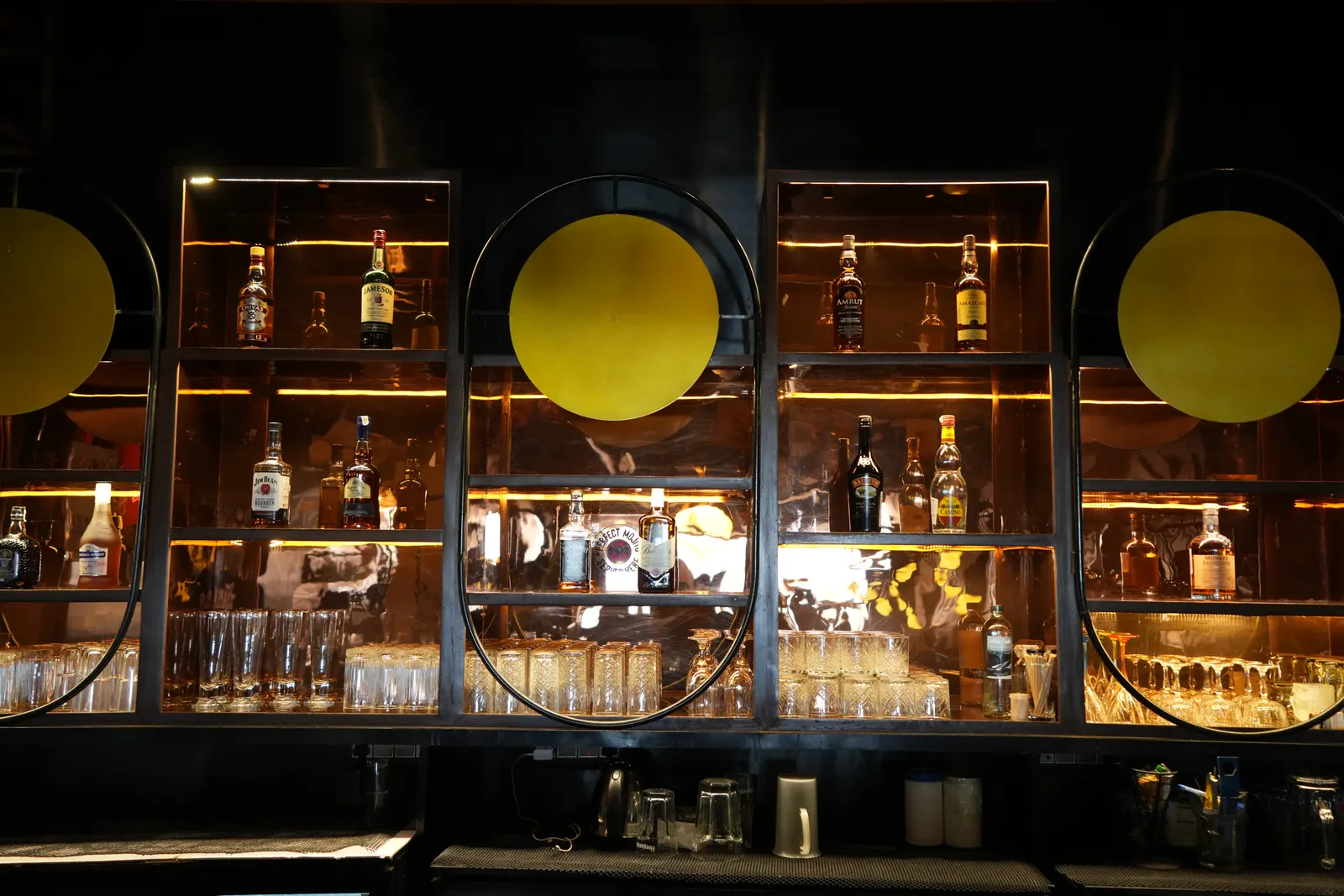 Back-bar spirit shelves